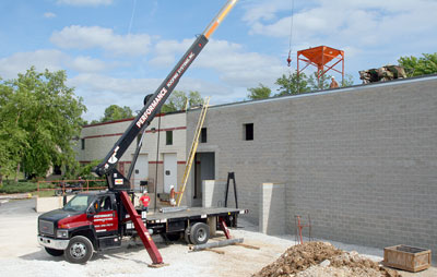 July 3, 2009 - The roof was insulated and the rubber membrane was installed today.